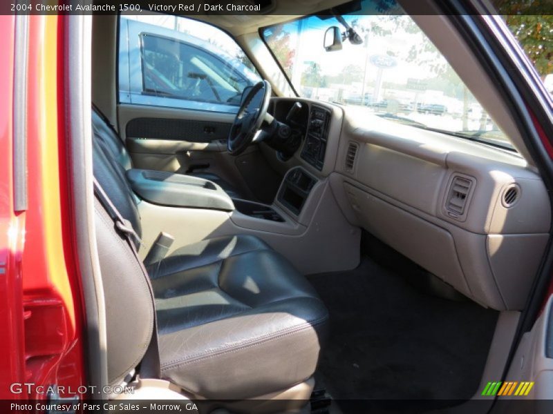 Victory Red / Dark Charcoal 2004 Chevrolet Avalanche 1500