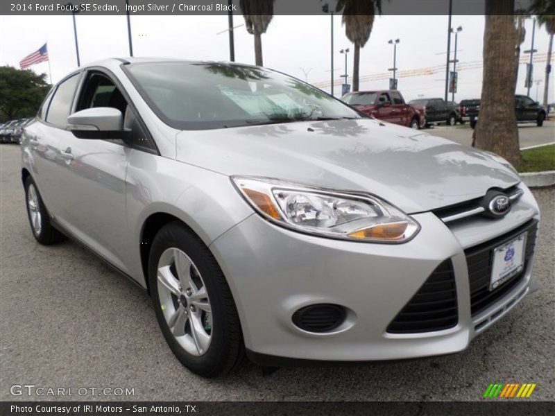 Ingot Silver / Charcoal Black 2014 Ford Focus SE Sedan