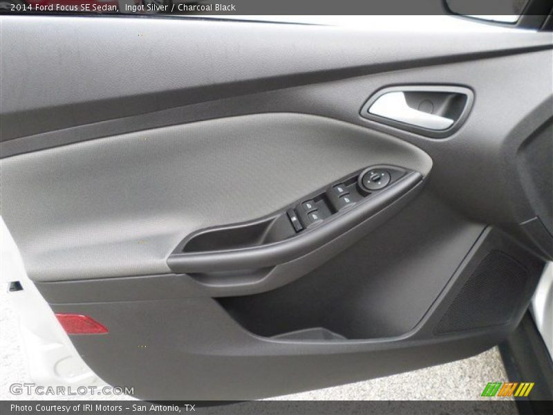 Ingot Silver / Charcoal Black 2014 Ford Focus SE Sedan