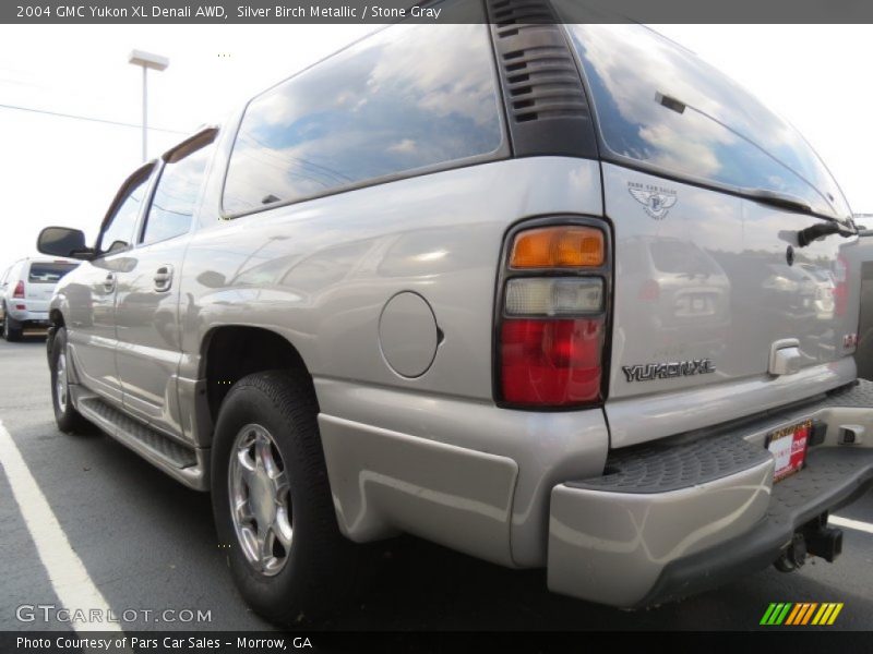 Silver Birch Metallic / Stone Gray 2004 GMC Yukon XL Denali AWD