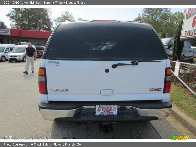 Summit White / Neutral/Shale 2004 GMC Yukon SLE 4x4