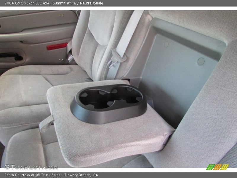 Summit White / Neutral/Shale 2004 GMC Yukon SLE 4x4