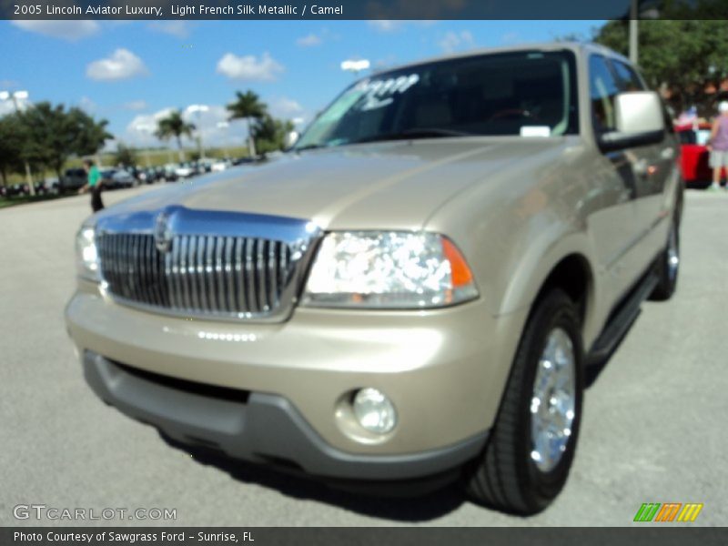 Light French Silk Metallic / Camel 2005 Lincoln Aviator Luxury