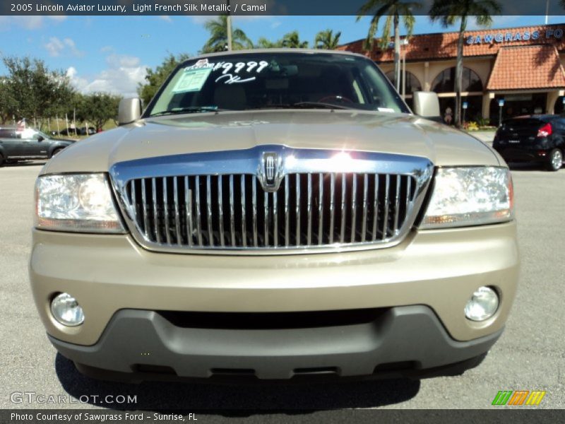 Light French Silk Metallic / Camel 2005 Lincoln Aviator Luxury