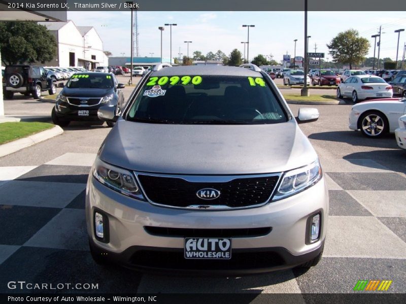Titanium Silver / Black 2014 Kia Sorento LX