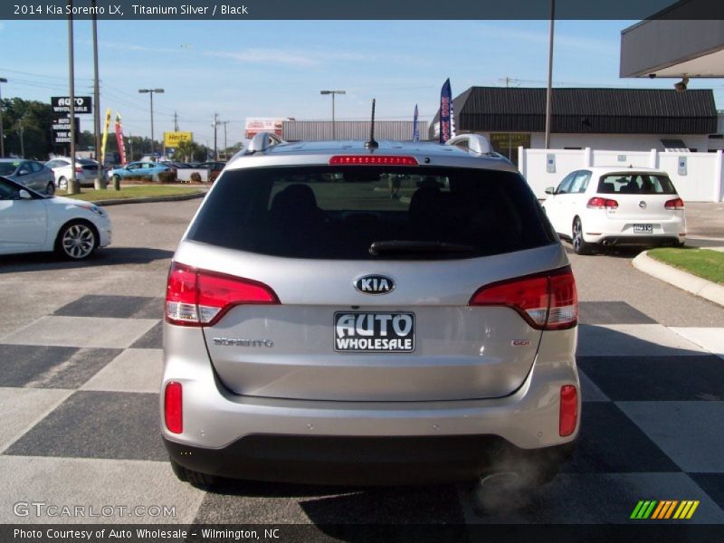 Titanium Silver / Black 2014 Kia Sorento LX