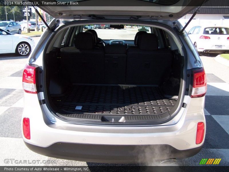 Titanium Silver / Black 2014 Kia Sorento LX