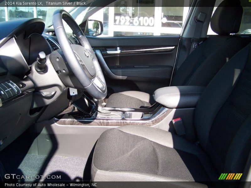 Titanium Silver / Black 2014 Kia Sorento LX
