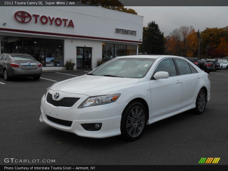 Super White / Ash 2011 Toyota Camry SE