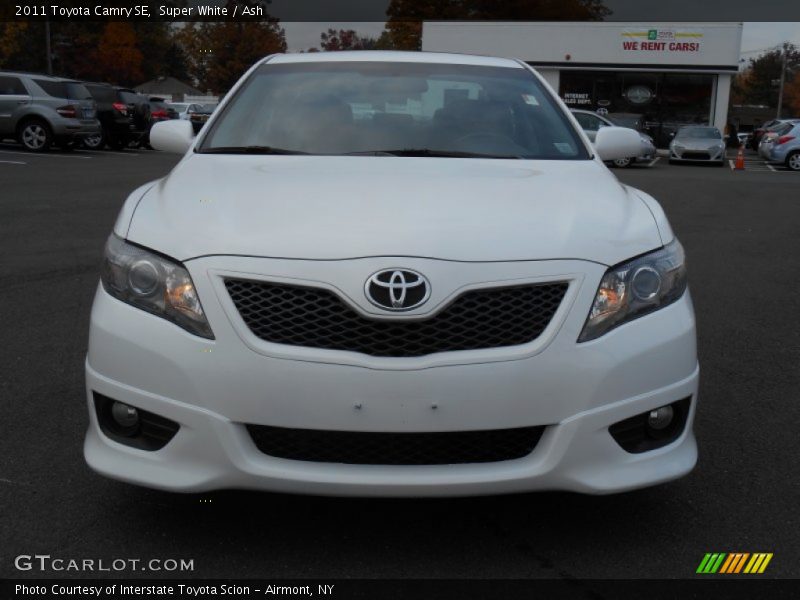 Super White / Ash 2011 Toyota Camry SE