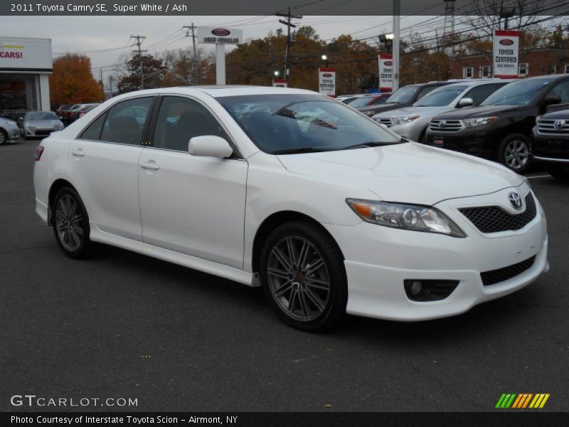 Super White / Ash 2011 Toyota Camry SE