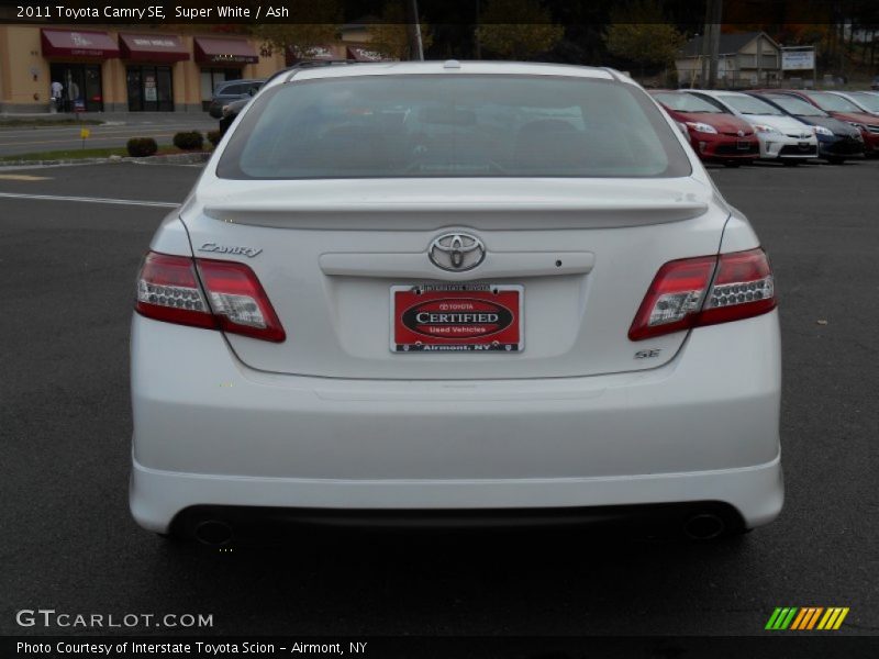 Super White / Ash 2011 Toyota Camry SE