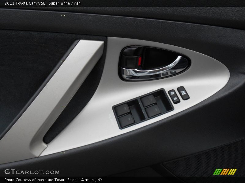 Super White / Ash 2011 Toyota Camry SE
