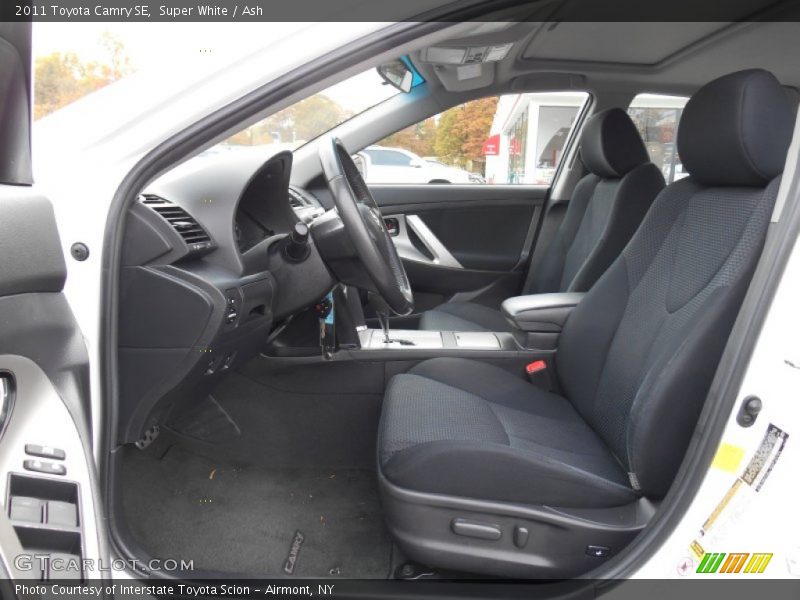 Super White / Ash 2011 Toyota Camry SE