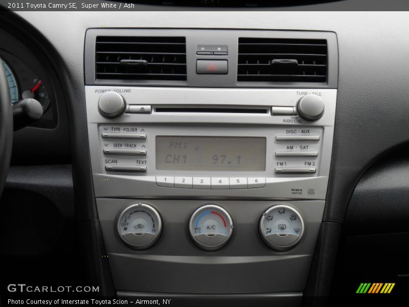 Super White / Ash 2011 Toyota Camry SE
