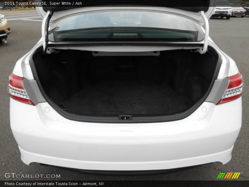 Super White / Ash 2011 Toyota Camry SE