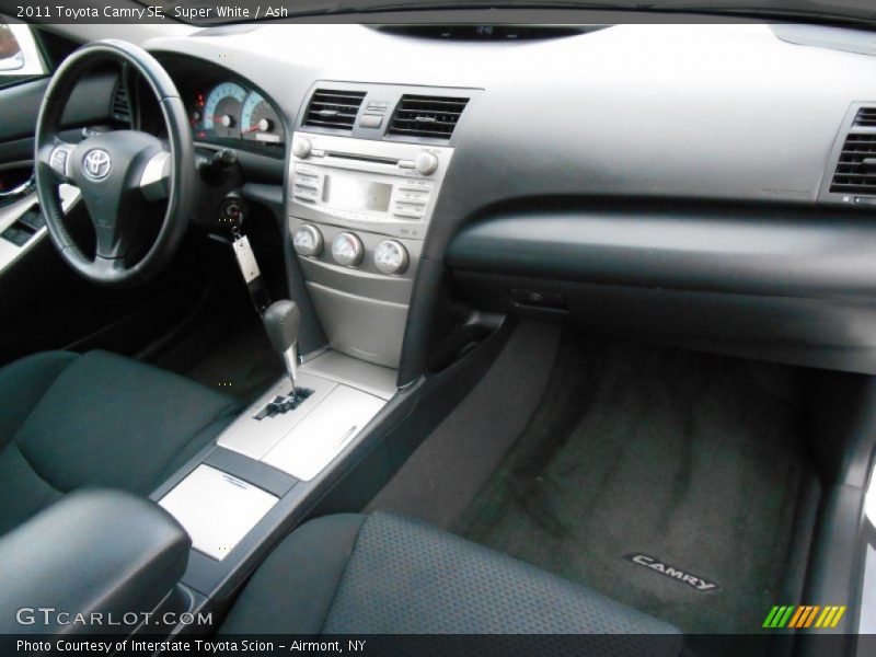 Super White / Ash 2011 Toyota Camry SE