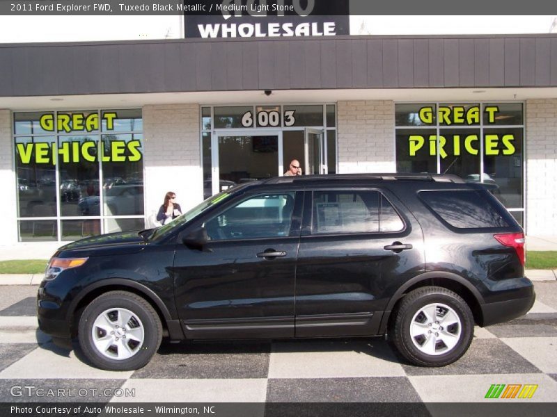 Tuxedo Black Metallic / Medium Light Stone 2011 Ford Explorer FWD