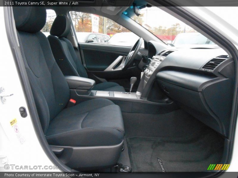 Super White / Ash 2011 Toyota Camry SE