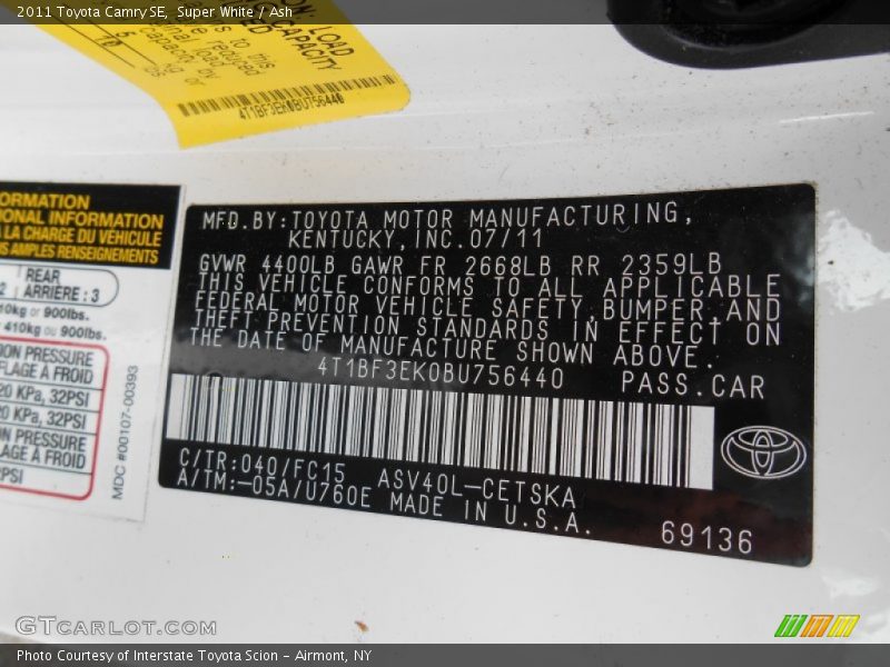 Super White / Ash 2011 Toyota Camry SE