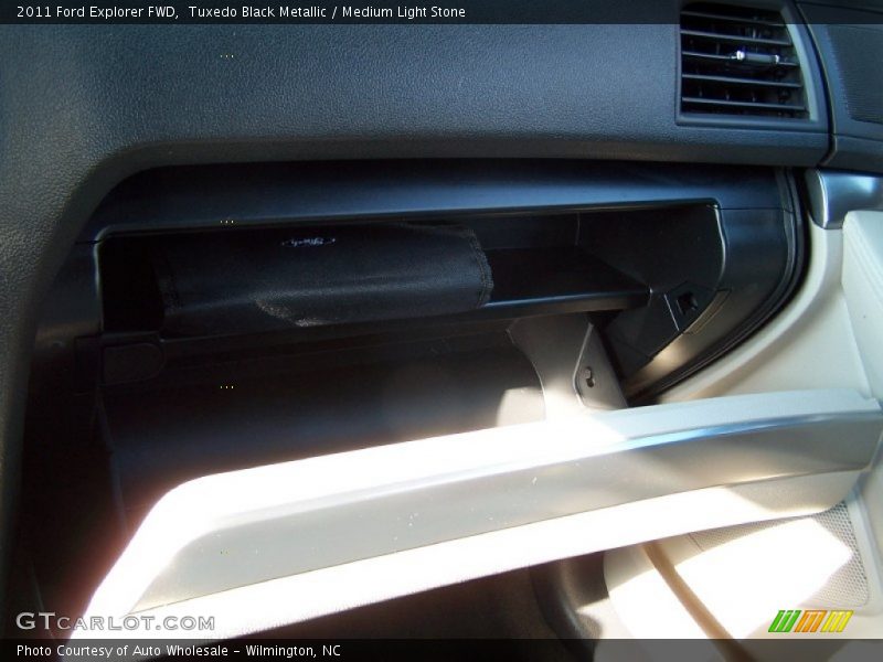 Tuxedo Black Metallic / Medium Light Stone 2011 Ford Explorer FWD