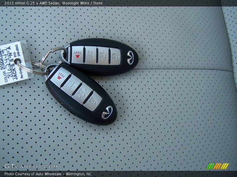Keys of 2012 G 25 x AWD Sedan