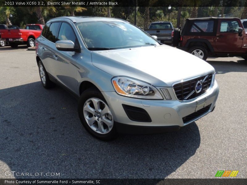 Electric Silver Metallic / Anthracite Black 2013 Volvo XC60 3.2