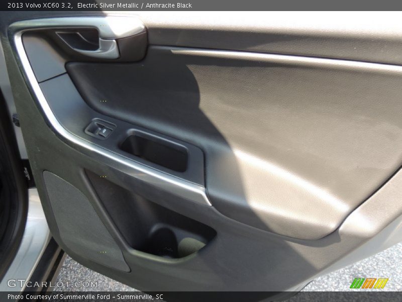 Electric Silver Metallic / Anthracite Black 2013 Volvo XC60 3.2