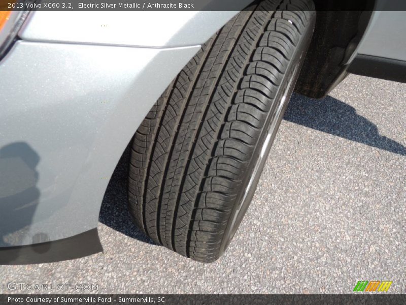 Electric Silver Metallic / Anthracite Black 2013 Volvo XC60 3.2