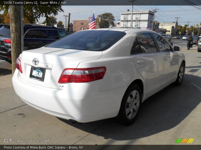 Super White / Ash 2009 Toyota Camry LE