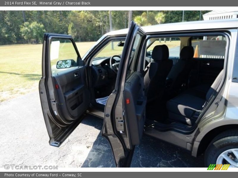 Mineral Gray / Charcoal Black 2014 Ford Flex SE
