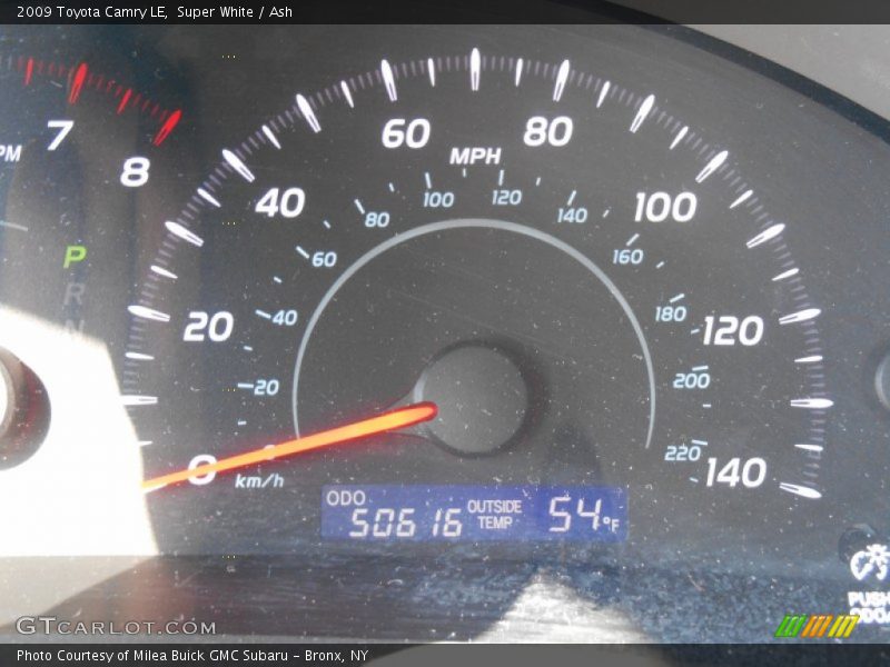 Super White / Ash 2009 Toyota Camry LE