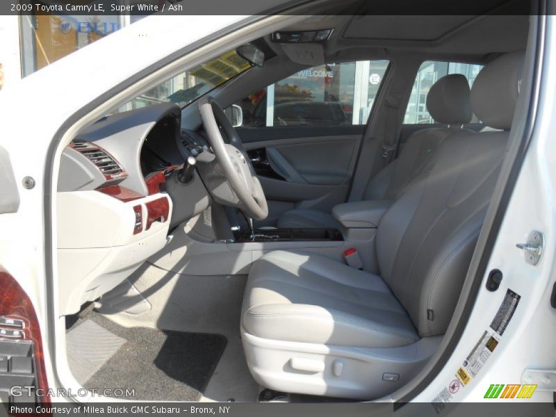 Super White / Ash 2009 Toyota Camry LE
