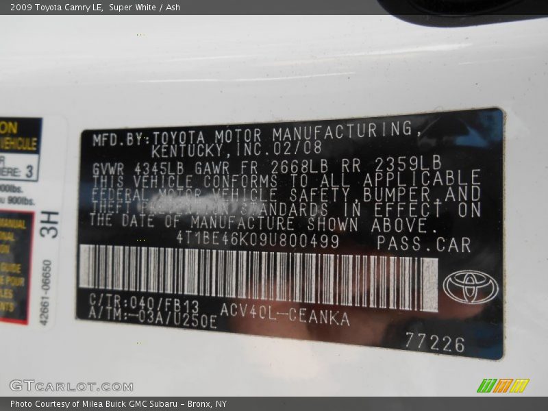 Super White / Ash 2009 Toyota Camry LE