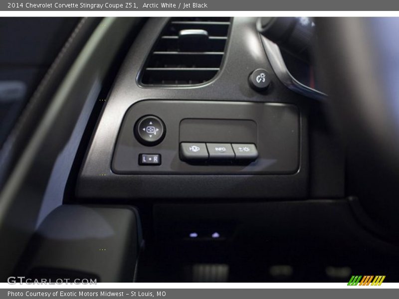 Controls of 2014 Corvette Stingray Coupe Z51