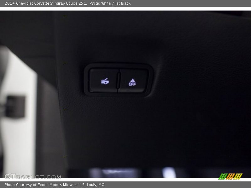 Arctic White / Jet Black 2014 Chevrolet Corvette Stingray Coupe Z51