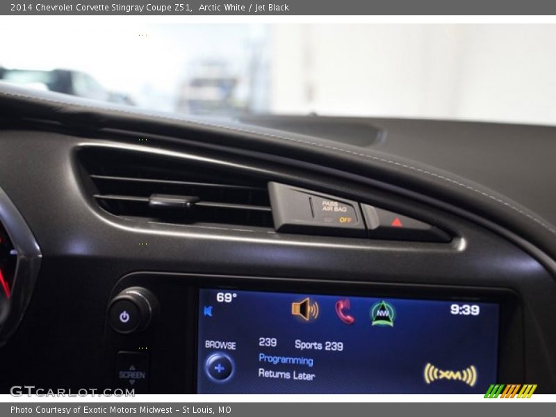 Controls of 2014 Corvette Stingray Coupe Z51