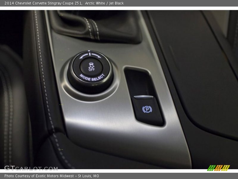 Controls of 2014 Corvette Stingray Coupe Z51