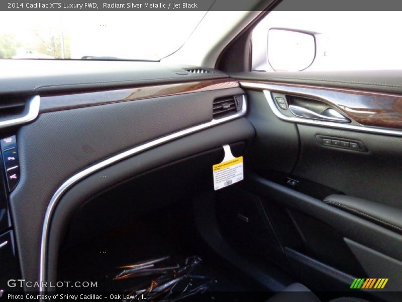 Radiant Silver Metallic / Jet Black 2014 Cadillac XTS Luxury FWD