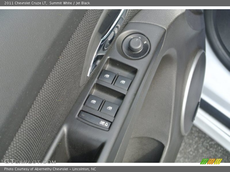 Summit White / Jet Black 2011 Chevrolet Cruze LT