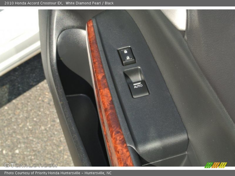 White Diamond Pearl / Black 2010 Honda Accord Crosstour EX
