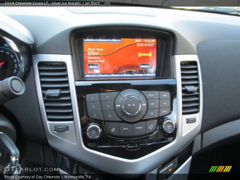Silver Ice Metallic / Jet Black 2014 Chevrolet Cruze LT