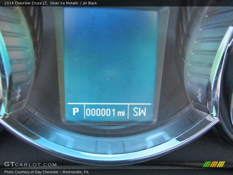 Silver Ice Metallic / Jet Black 2014 Chevrolet Cruze LT