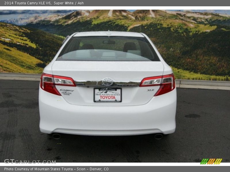 Super White / Ash 2014 Toyota Camry XLE V6