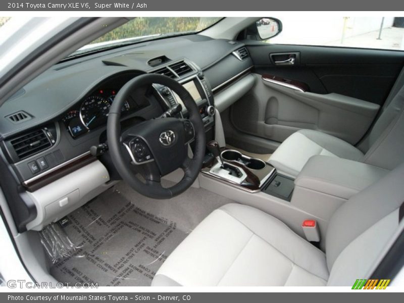 Super White / Ash 2014 Toyota Camry XLE V6
