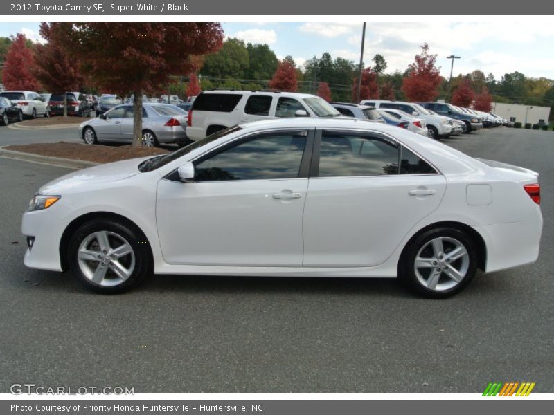 Super White / Black 2012 Toyota Camry SE