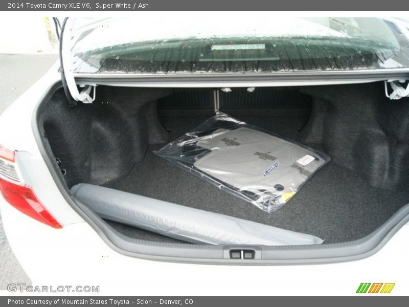 Super White / Ash 2014 Toyota Camry XLE V6