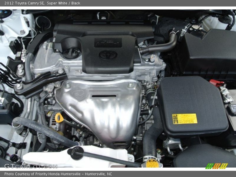Super White / Black 2012 Toyota Camry SE