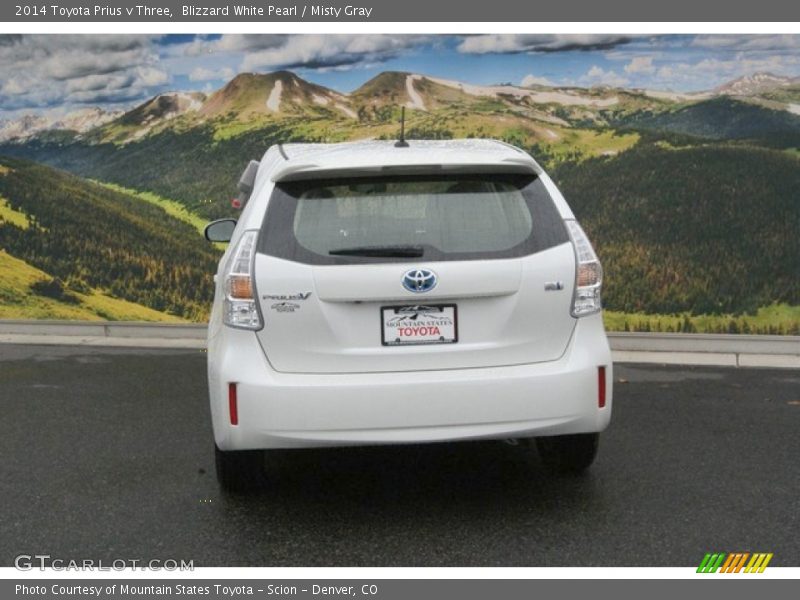 Blizzard White Pearl / Misty Gray 2014 Toyota Prius v Three
