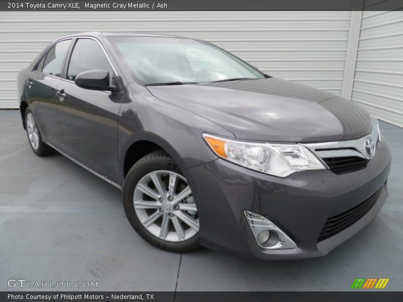 Magnetic Gray Metallic / Ash 2014 Toyota Camry XLE